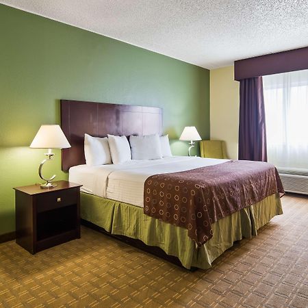 Best Western Airport Inn & Suites Cleveland Brook Park Eksteriør bilde