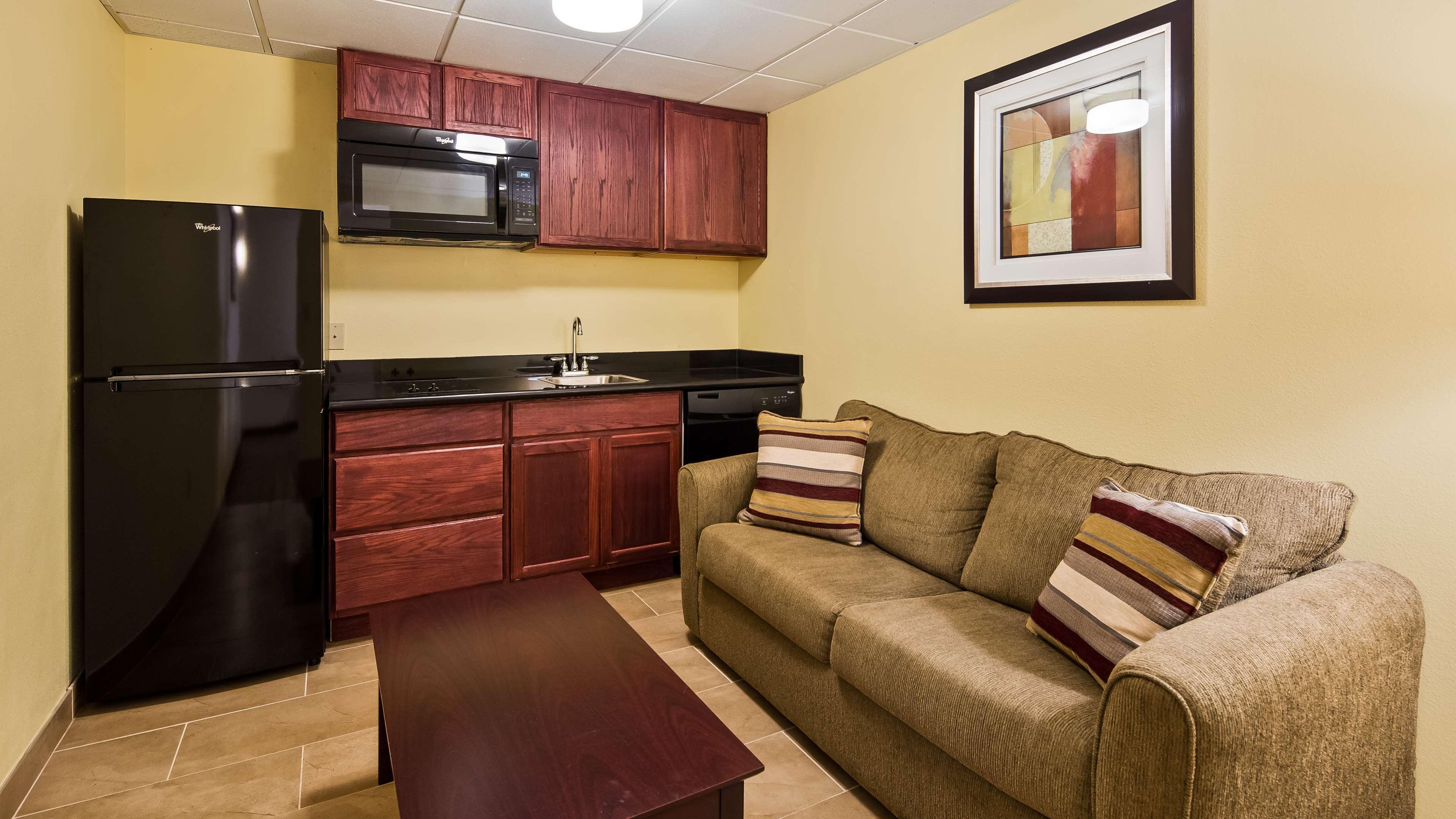 Best Western Airport Inn & Suites Cleveland Brook Park Eksteriør bilde