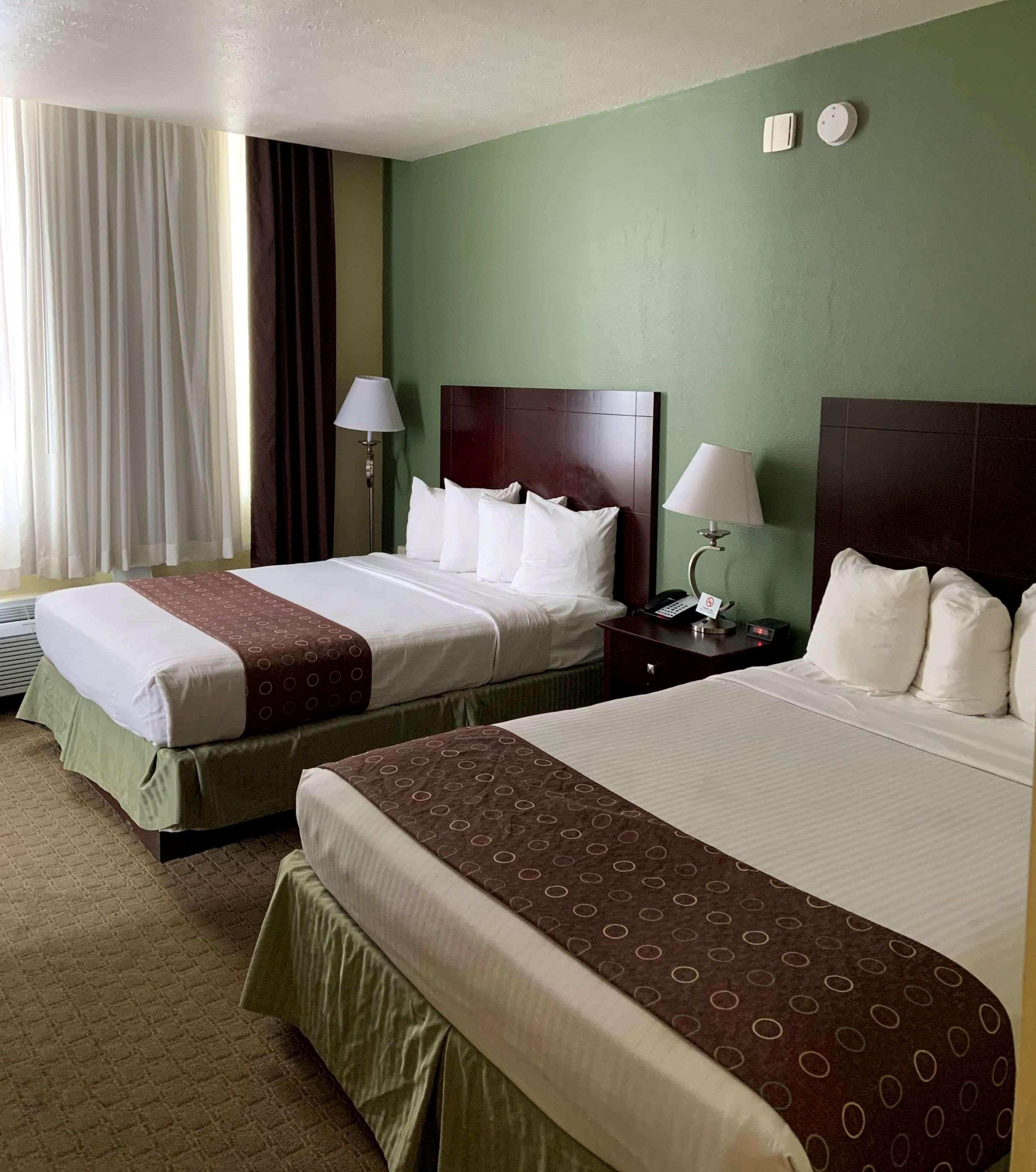Best Western Airport Inn & Suites Cleveland Brook Park Eksteriør bilde