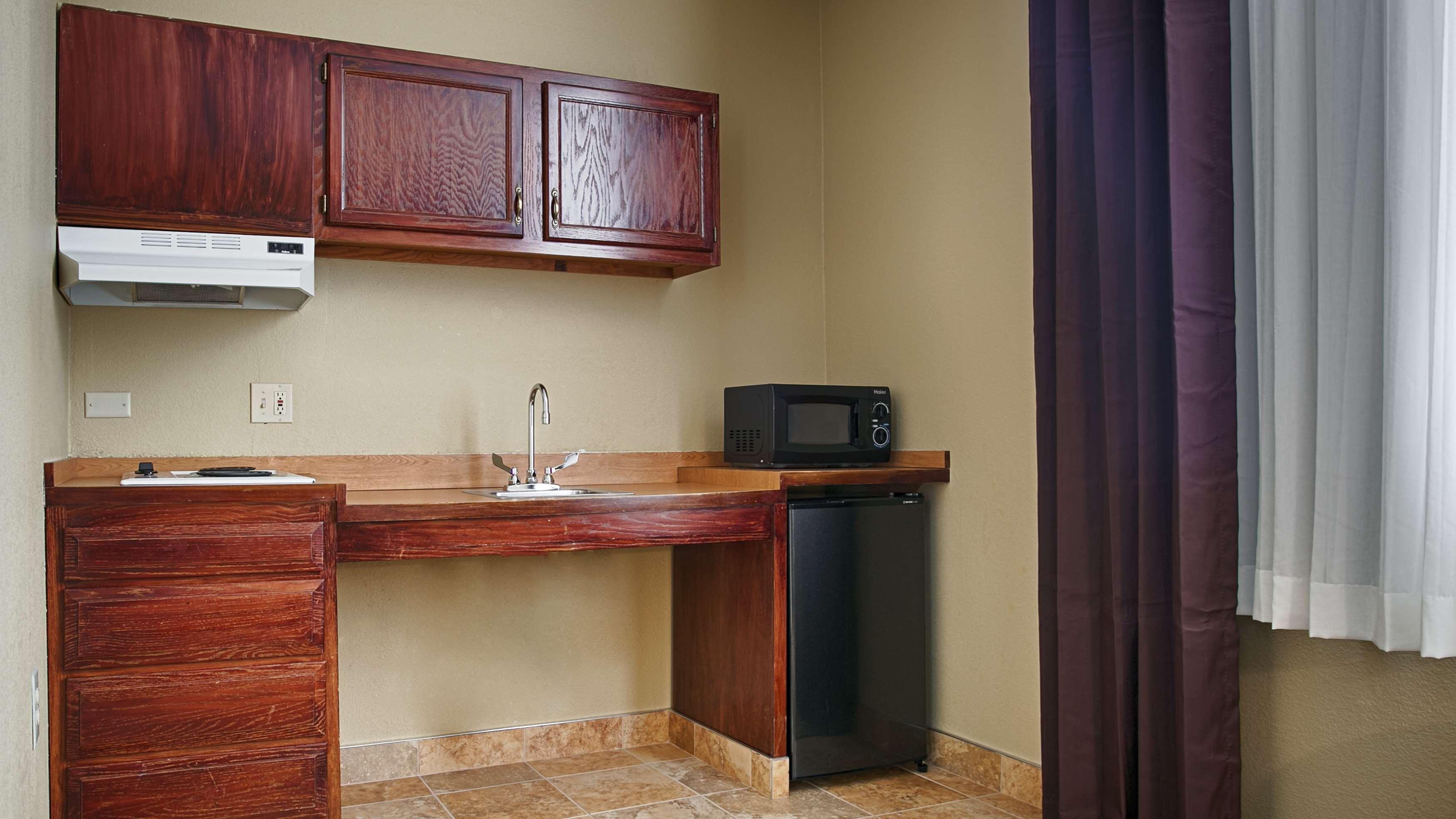 Best Western Airport Inn & Suites Cleveland Brook Park Eksteriør bilde