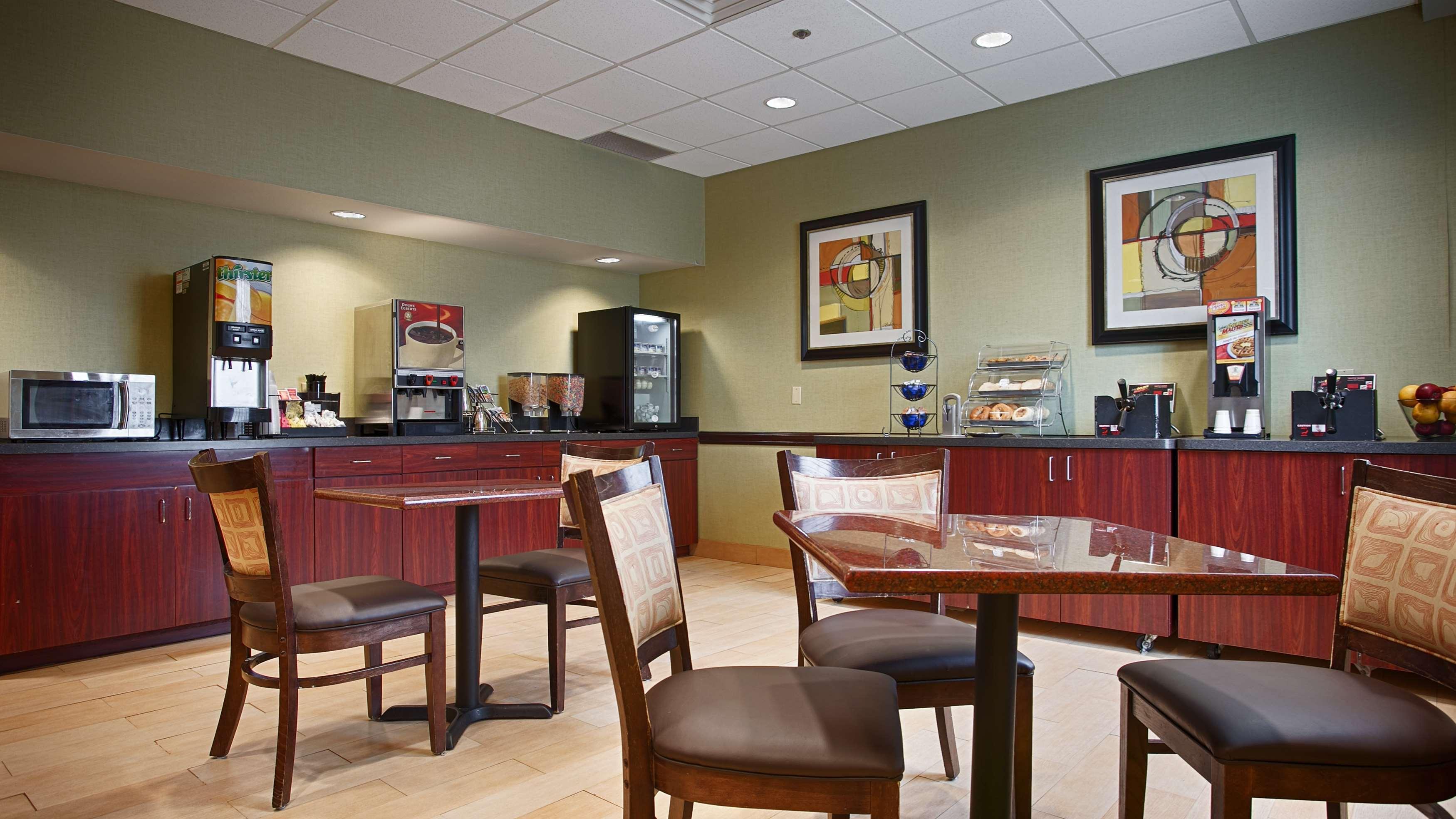 Best Western Airport Inn & Suites Cleveland Brook Park Eksteriør bilde