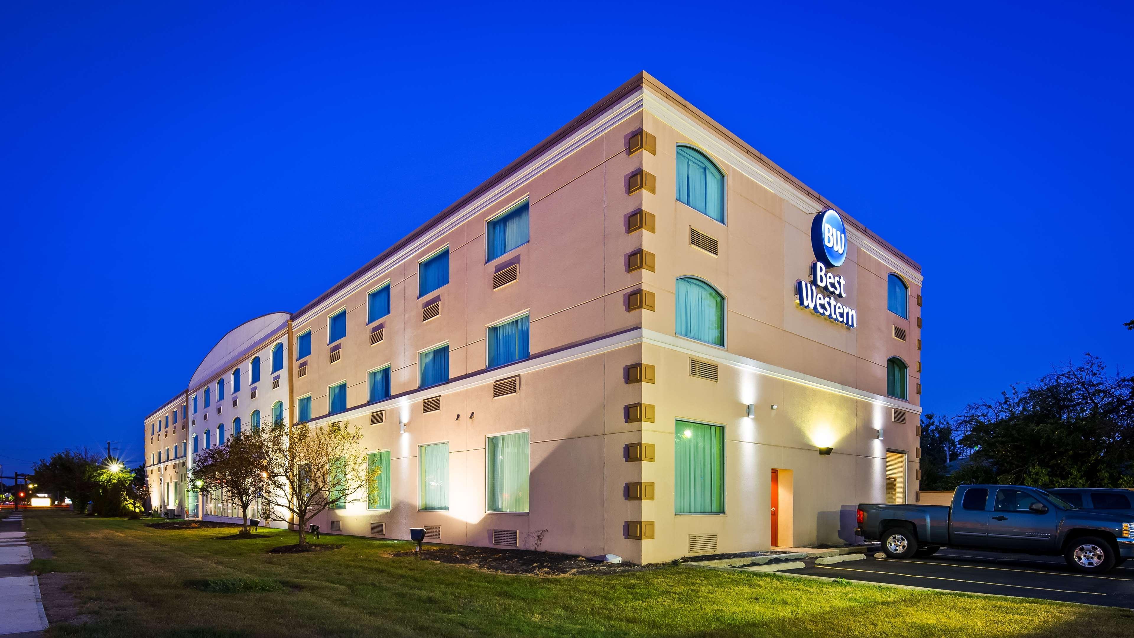 Best Western Airport Inn & Suites Cleveland Brook Park Eksteriør bilde