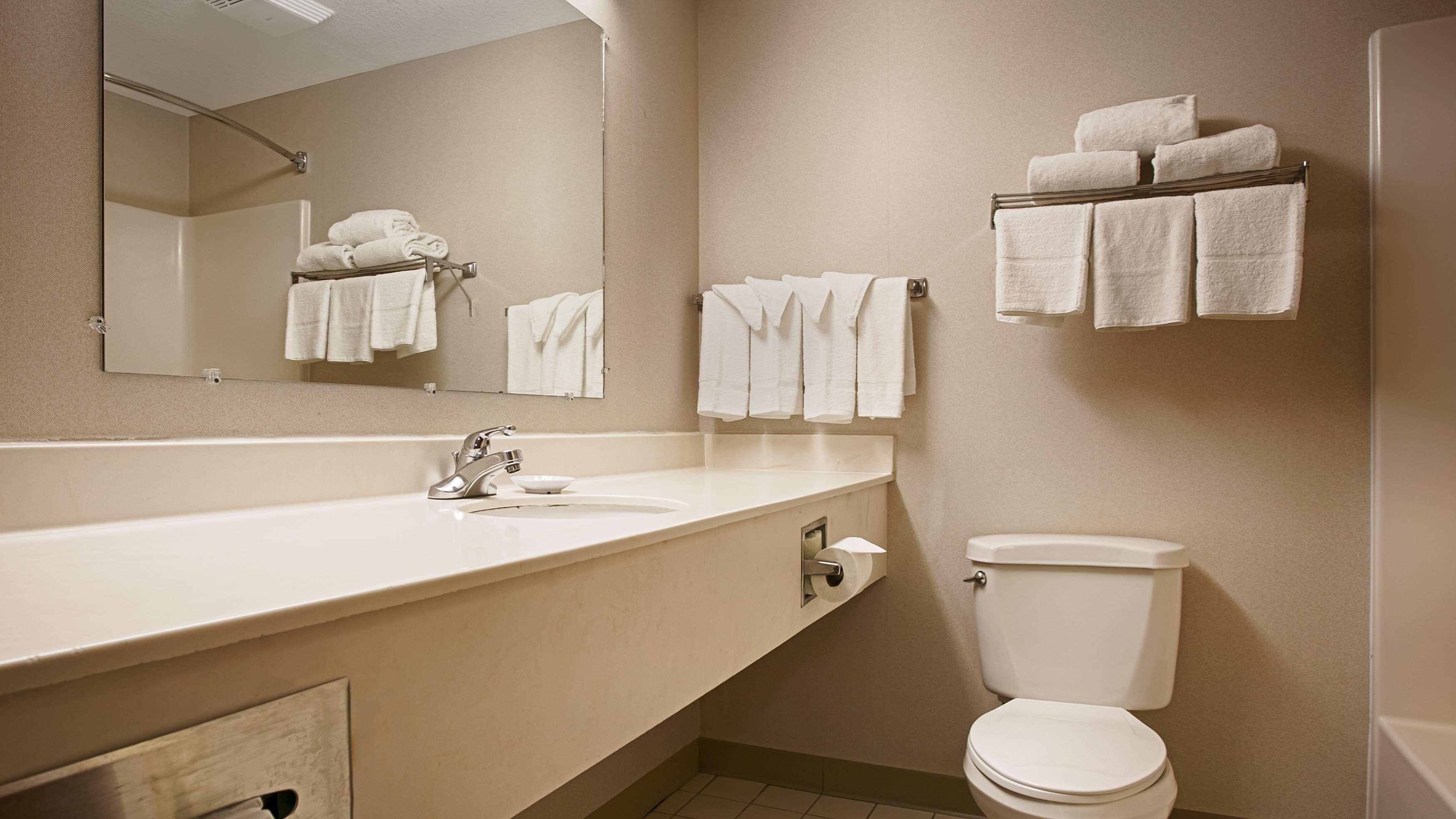 Best Western Airport Inn & Suites Cleveland Brook Park Eksteriør bilde