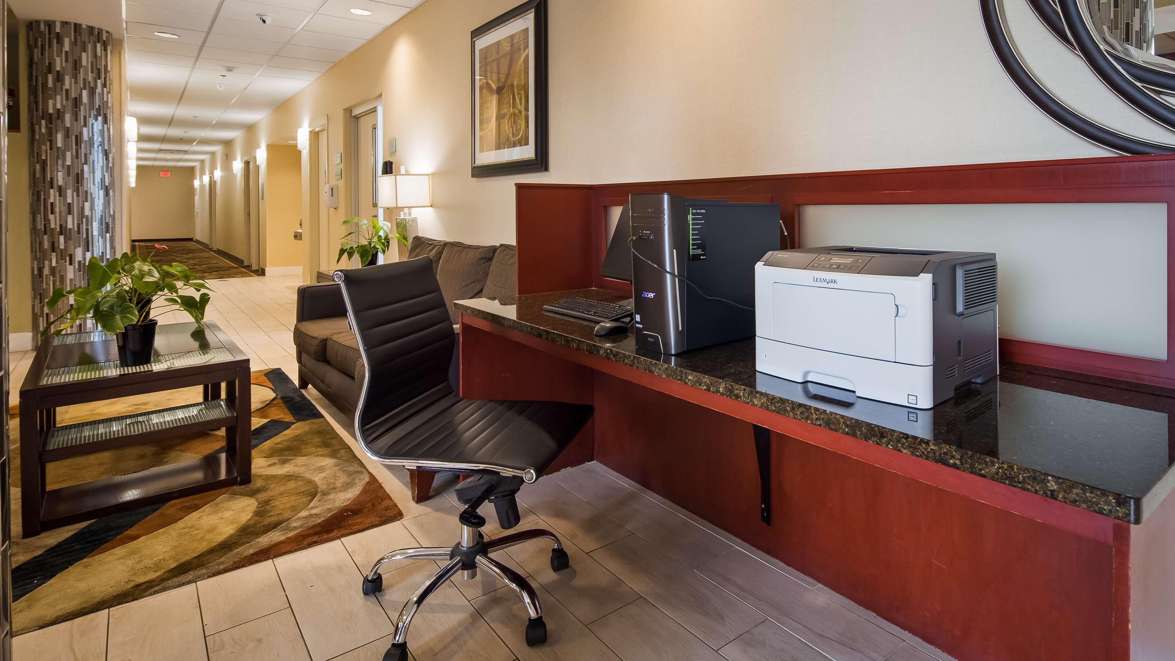 Best Western Airport Inn & Suites Cleveland Brook Park Eksteriør bilde